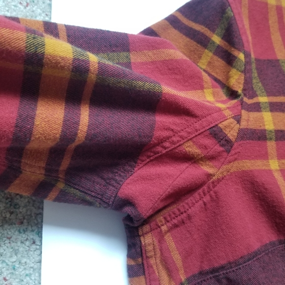 Duluth Trading Co flannel plaid shirt button front - Picture 8 of 9